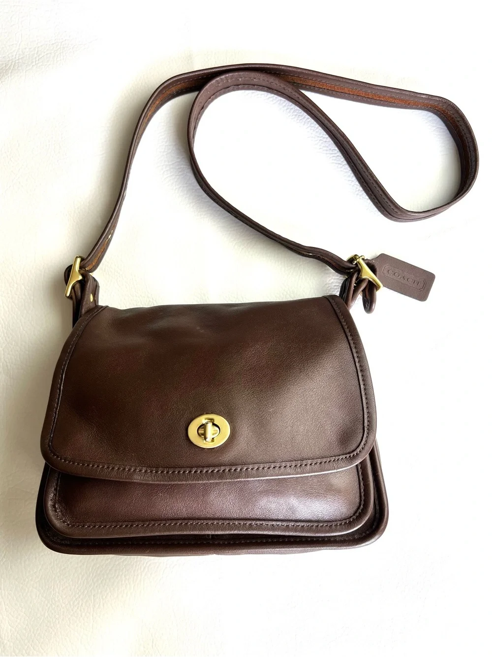 Coach Rambler Legacy Crossbody Style 09061 Mahogany Brown Glove Tanned Leather